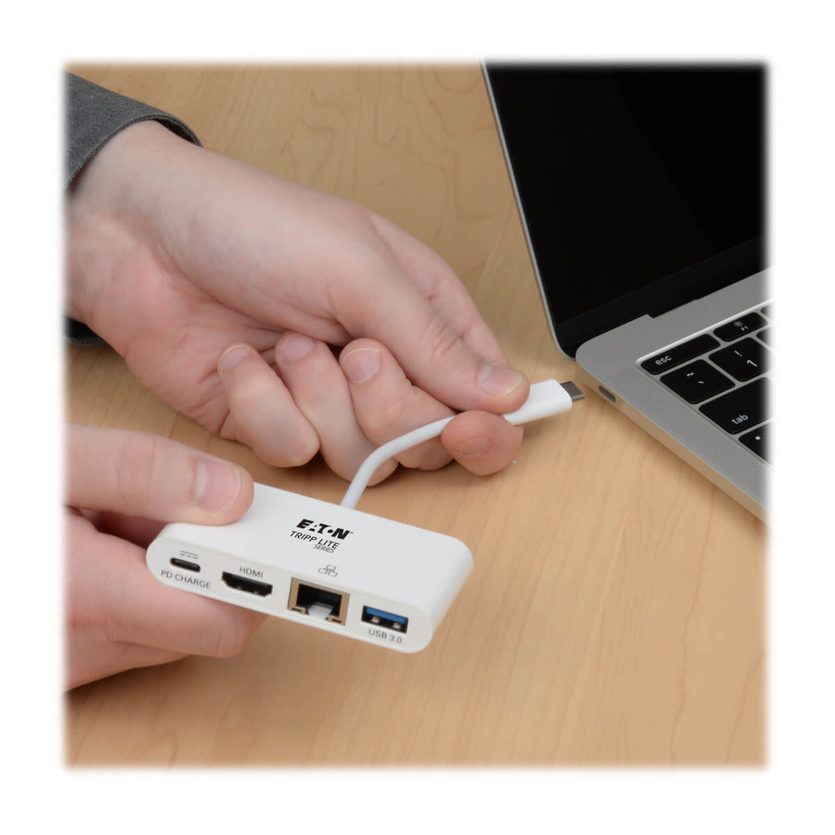 Tripp U444-06N-HGU-C USB-C Multiport Adapter – HDMI, USB 3.x (5 Gbps) Nabenanschluss, Gigabit Ethernet, 60 W PD-Aufladung, HDCP, Weiß, 1920 x 1080 Pixel