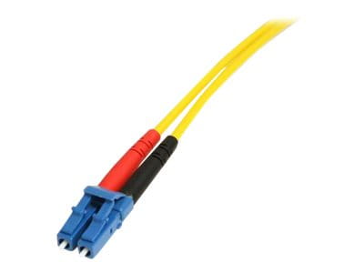 StarTech.com 1m Fiber Optic Cable - Single-Mode Duplex 9/125 - LSZH - LC/SC - OS1 - LC to SC Fiber Patch Cable (SMFIBLCSC1)